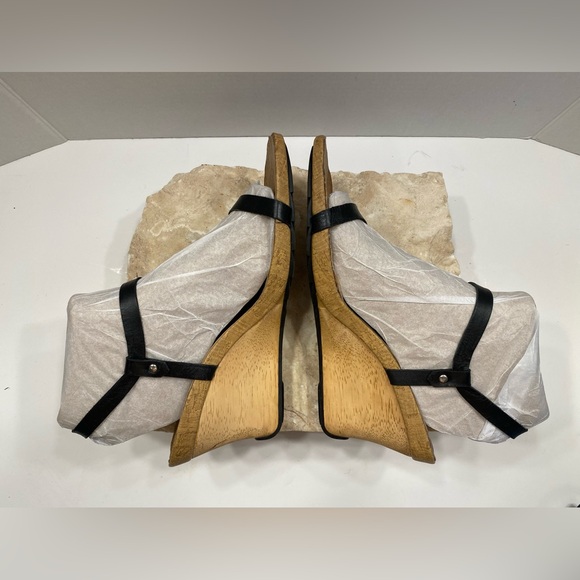 Kenneth Cole Reaction Black Leather Strappy Wedge Heeled Sandals Sz 9.5 - Picture 3 of 11